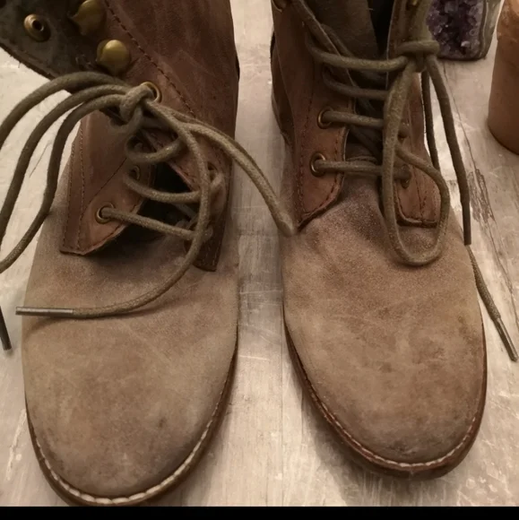 FREE PEOPLE Bohemian Laceup Ankle Boots Distressed Leather/Suede EU 38 US 7.5 - Picture 3 of 11